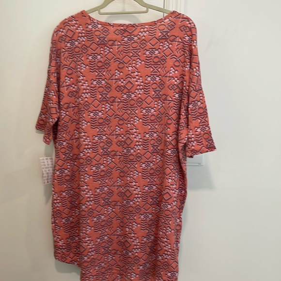 LuLaroe IRMA Shirt - large - Picture 2 of 4